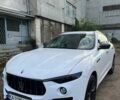 Белый Мазерати Леванте, объемом двигателя 3 л и пробегом 82 тыс. км за 40000 $, фото 18 на Automoto.ua