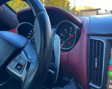 Белый Мазерати Леванте, объемом двигателя 3 л и пробегом 82 тыс. км за 40000 $, фото 57 на Automoto.ua