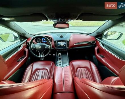 Білий Мазераті Леванте, об'ємом двигуна 2.98 л та пробігом 79 тис. км за 38800 $, фото 96 на Automoto.ua