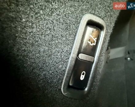 Білий Мазераті Леванте, об'ємом двигуна 2.98 л та пробігом 79 тис. км за 38800 $, фото 114 на Automoto.ua