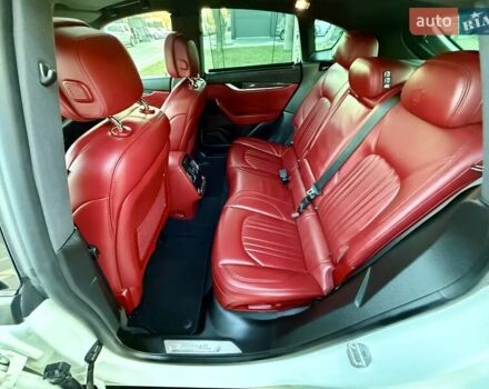 Білий Мазераті Леванте, об'ємом двигуна 2.98 л та пробігом 79 тис. км за 38800 $, фото 73 на Automoto.ua