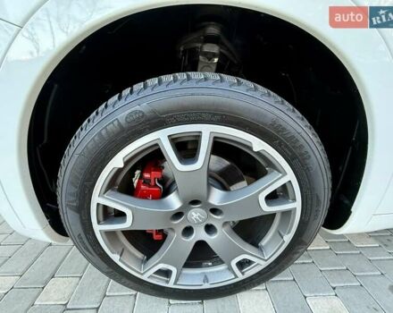 Білий Мазераті Леванте, об'ємом двигуна 2.98 л та пробігом 79 тис. км за 38800 $, фото 56 на Automoto.ua