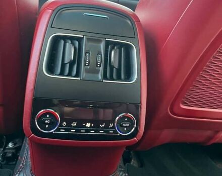 Белый Мазерати Леванте, объемом двигателя 3 л и пробегом 82 тыс. км за 40000 $, фото 39 на Automoto.ua