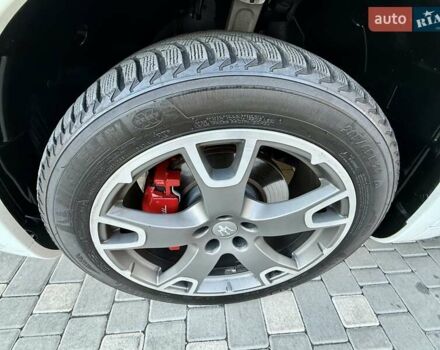 Білий Мазераті Леванте, об'ємом двигуна 2.98 л та пробігом 79 тис. км за 38800 $, фото 48 на Automoto.ua