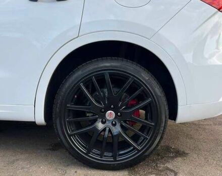 Белый Мазерати Леванте, объемом двигателя 3 л и пробегом 82 тыс. км за 40000 $, фото 20 на Automoto.ua