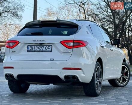 Білий Мазераті Леванте, об'ємом двигуна 2.98 л та пробігом 79 тис. км за 38800 $, фото 32 на Automoto.ua