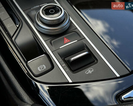 Белый Мазерати Леванте, объемом двигателя 2.98 л и пробегом 88 тыс. км за 29999 $, фото 45 на Automoto.ua