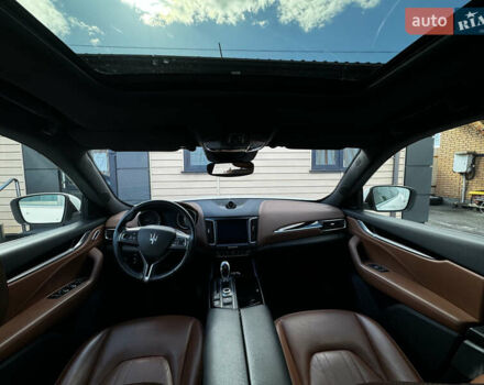 Белый Мазерати Леванте, объемом двигателя 2.98 л и пробегом 88 тыс. км за 29999 $, фото 27 на Automoto.ua