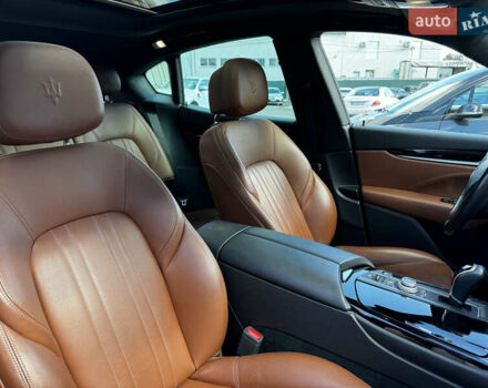 Белый Мазерати Леванте, объемом двигателя 2.98 л и пробегом 88 тыс. км за 29999 $, фото 40 на Automoto.ua