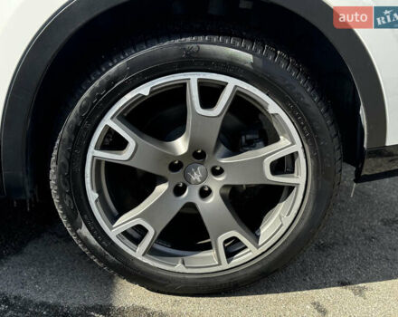 Белый Мазерати Леванте, объемом двигателя 2.98 л и пробегом 88 тыс. км за 29999 $, фото 21 на Automoto.ua