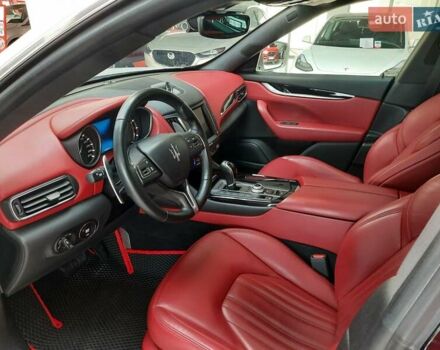 Білий Мазераті Леванте, об'ємом двигуна 2.98 л та пробігом 60 тис. км за 66797 $, фото 12 на Automoto.ua