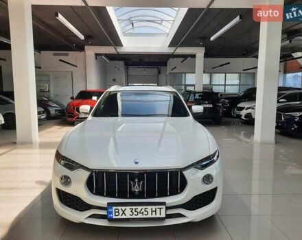 Білий Мазераті Леванте, об'ємом двигуна 2.98 л та пробігом 60 тис. км за 66797 $, фото 3 на Automoto.ua