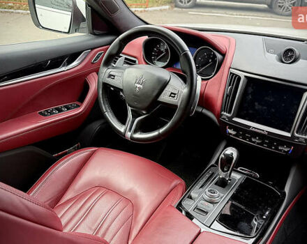 Білий Мазераті Леванте, об'ємом двигуна 2.98 л та пробігом 35 тис. км за 39500 $, фото 2 на Automoto.ua