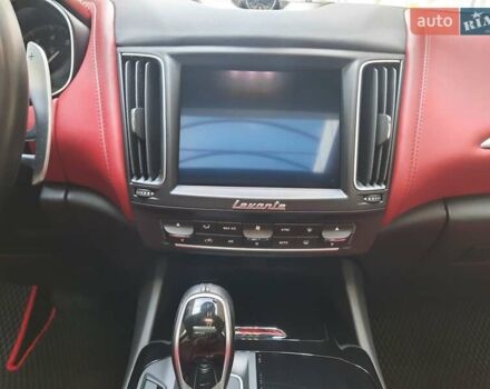 Білий Мазераті Леванте, об'ємом двигуна 2.98 л та пробігом 60 тис. км за 66797 $, фото 16 на Automoto.ua