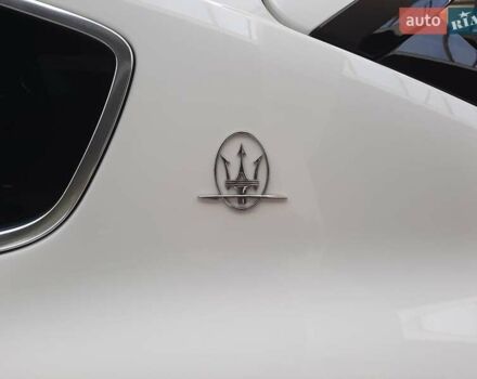 Білий Мазераті Леванте, об'ємом двигуна 2.98 л та пробігом 60 тис. км за 66797 $, фото 7 на Automoto.ua