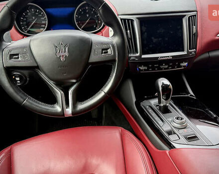 Білий Мазераті Леванте, об'ємом двигуна 2.98 л та пробігом 35 тис. км за 39500 $, фото 8 на Automoto.ua