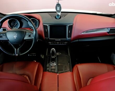 Мазерати Леванте 2019 в Одессе на Automoto.ua Белый Мазерати Леванте, объемом двигателя 3 л и пробегом 68 тыс. км за 34900 $, фото 6 на Automoto.ua