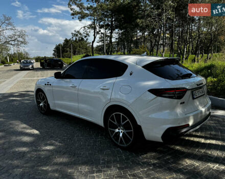 Белый Мазерати Леванте, объемом двигателя 3.8 л и пробегом 66 тыс. км за 63000 $, фото 10 на Automoto.ua