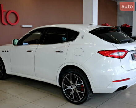 Мазерати Леванте 2019 в Одессе на Automoto.ua Белый Мазерати Леванте, объемом двигателя 3 л и пробегом 68 тыс. км за 34900 $, фото 25 на Automoto.ua