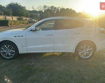 Білий Мазераті Леванте, об'ємом двигуна 2.98 л та пробігом 134 тис. км за 47779 $, фото 3 на Automoto.ua