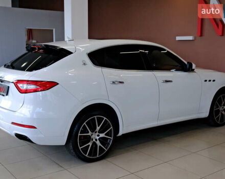 Мазерати Леванте 2019 в Одессе на Automoto.ua Белый Мазерати Леванте, объемом двигателя 3 л и пробегом 68 тыс. км за 34900 $, фото 30 на Automoto.ua