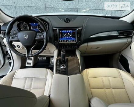 Белый Мазерати Леванте, объемом двигателя 3.8 л и пробегом 55 тыс. км за 65000 $, фото 29 на Automoto.ua