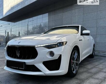 Белый Мазерати Леванте, объемом двигателя 3.8 л и пробегом 55 тыс. км за 65000 $, фото 3 на Automoto.ua