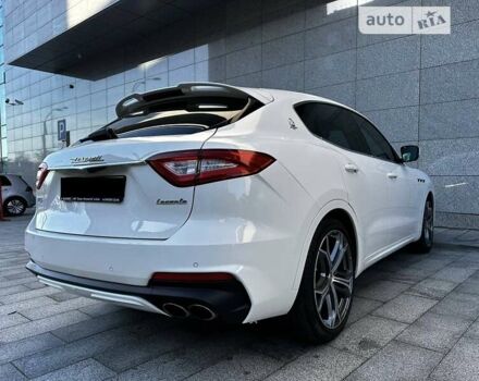 Белый Мазерати Леванте, объемом двигателя 3.8 л и пробегом 55 тыс. км за 65000 $, фото 12 на Automoto.ua