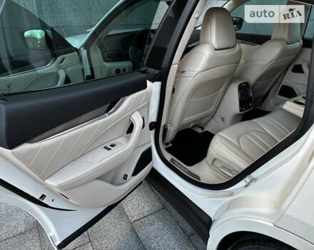 Белый Мазерати Леванте, объемом двигателя 3.8 л и пробегом 55 тыс. км за 65000 $, фото 20 на Automoto.ua