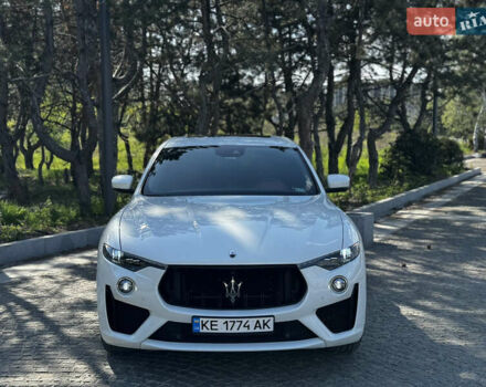 Белый Мазерати Леванте, объемом двигателя 3.8 л и пробегом 66 тыс. км за 63000 $, фото 2 на Automoto.ua
