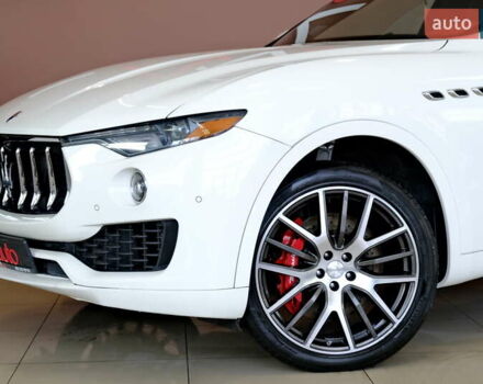 Мазерати Леванте 2019 в Одессе на Automoto.ua Белый Мазерати Леванте, объемом двигателя 3 л и пробегом 68 тыс. км за 34900 $, фото 11 на Automoto.ua