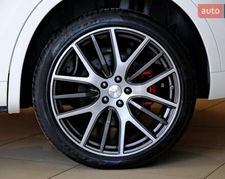 Мазерати Леванте 2019 в Одессе на Automoto.ua Белый Мазерати Леванте, объемом двигателя 3 л и пробегом 68 тыс. км за 34900 $, фото 15 на Automoto.ua