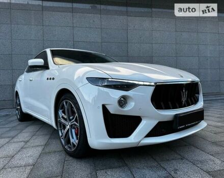 Белый Мазерати Леванте, объемом двигателя 3.8 л и пробегом 55 тыс. км за 65000 $, фото 5 на Automoto.ua