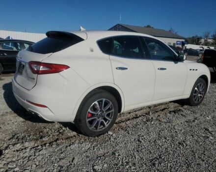 Белый Мазерати Леванте, объемом двигателя 3 л и пробегом 51 тыс. км за 9400 $, фото 2 на Automoto.ua