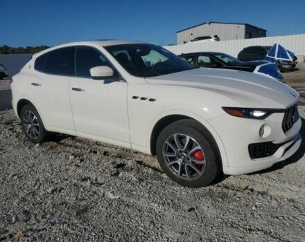 Белый Мазерати Леванте, объемом двигателя 3 л и пробегом 51 тыс. км за 9400 $, фото 3 на Automoto.ua