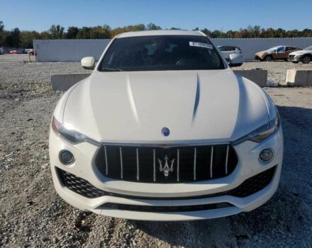 Белый Мазерати Леванте, объемом двигателя 3 л и пробегом 51 тыс. км за 9400 $, фото 4 на Automoto.ua