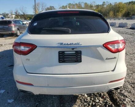 Белый Мазерати Леванте, объемом двигателя 3 л и пробегом 51 тыс. км за 9400 $, фото 5 на Automoto.ua