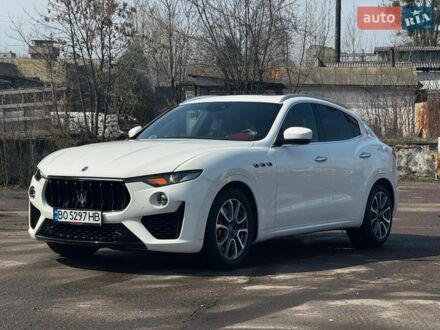 Білий Мазераті Леванте, об'ємом двигуна 2.98 л та пробігом 180 тис. км за 31000 $, фото 1 на Automoto.ua
