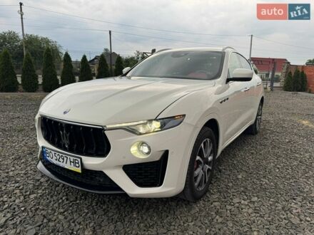 Білий Мазераті Леванте, об'ємом двигуна 2.98 л та пробігом 182 тис. км за 33000 $, фото 1 на Automoto.ua