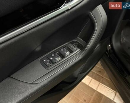 Мазераті Леванте 2017 у Києві на Automoto.ua Чорний Мазераті Леванте, об'ємом двигуна 2.98 л та пробігом 62 тис. км за 33990 $, фото 13 на Automoto.ua