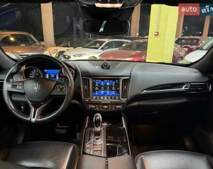 Мазераті Леванте 2017 у Києві на Automoto.ua Чорний Мазераті Леванте, об'ємом двигуна 2.98 л та пробігом 62 тис. км за 33990 $, фото 16 на Automoto.ua