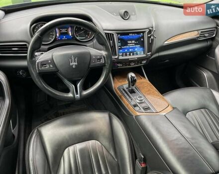 Черный Мазерати Леванте, объемом двигателя 3 л и пробегом 98 тыс. км за 32900 $, фото 11 на Automoto.ua