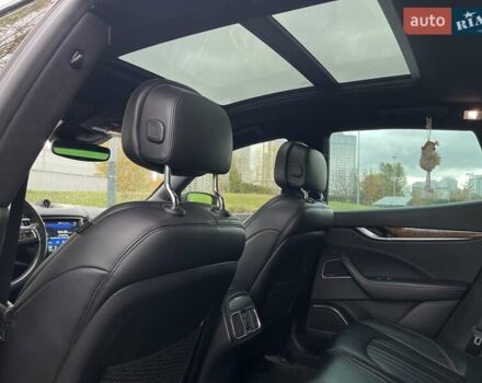 Черный Мазерати Леванте, объемом двигателя 3 л и пробегом 98 тыс. км за 32900 $, фото 29 на Automoto.ua