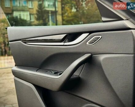 Черный Мазерати Леванте, объемом двигателя 3 л и пробегом 103 тыс. км за 36500 $, фото 25 на Automoto.ua