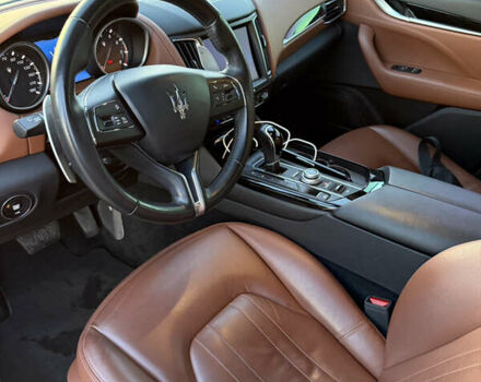 Черный Мазерати Леванте, объемом двигателя 2.98 л и пробегом 48 тыс. км за 38000 $, фото 28 на Automoto.ua