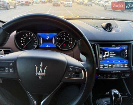 Черный Мазерати Леванте, объемом двигателя 2.98 л и пробегом 48 тыс. км за 38000 $, фото 5 на Automoto.ua