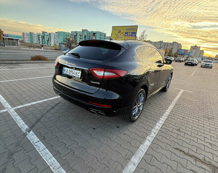 Черный Мазерати Леванте, объемом двигателя 2.98 л и пробегом 48 тыс. км за 38000 $, фото 47 на Automoto.ua