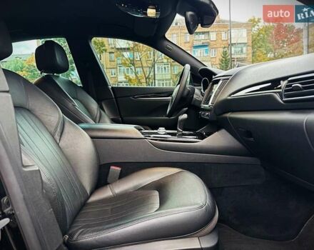 Черный Мазерати Леванте, объемом двигателя 3 л и пробегом 103 тыс. км за 36500 $, фото 29 на Automoto.ua