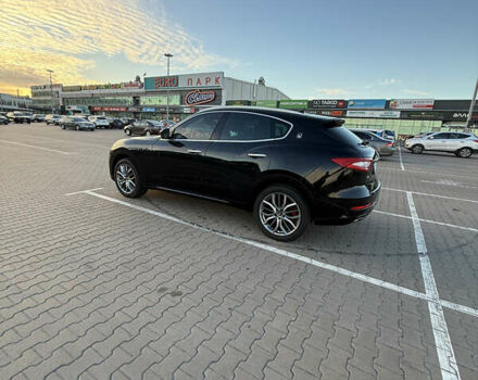 Черный Мазерати Леванте, объемом двигателя 2.98 л и пробегом 48 тыс. км за 38000 $, фото 43 на Automoto.ua