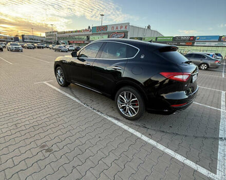 Черный Мазерати Леванте, объемом двигателя 2.98 л и пробегом 48 тыс. км за 38000 $, фото 42 на Automoto.ua